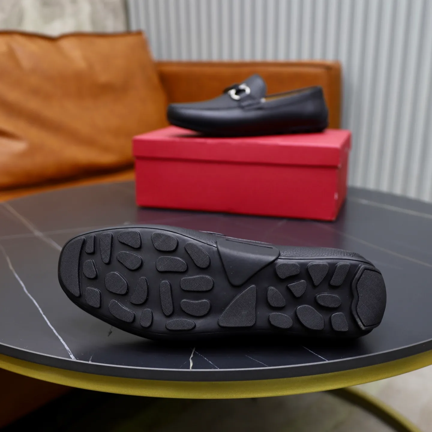 Men's shoes 💰480💰🙅‍♂️🙅‍♂️🙅‍♂️Niuli Brand: Ferragamo Standard code: Men's code 38/44 (45 customized) Grade: Same style as the official website Material: Original imported cowhide leather lining Original wear-resistant lightweight outsole Style category: Men's casual slip-on shoes Doudou shoes Noble luxury brand elements, top luxury color: actual picture color